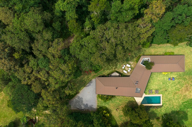 Zigzag House / Architectare - Экстерьерная фотография, Лес