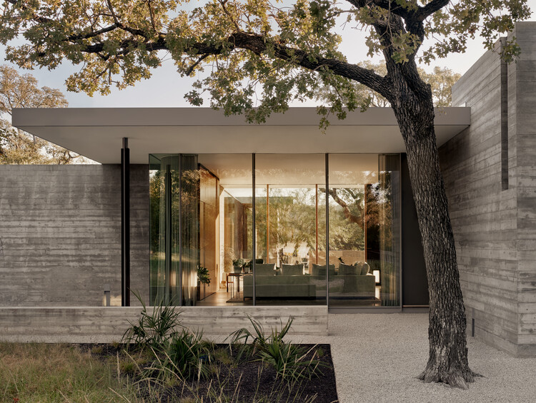 Cuernavaca Residence / Alterstudio Architecture - Экстерьерная фотография, Фасад, Стул