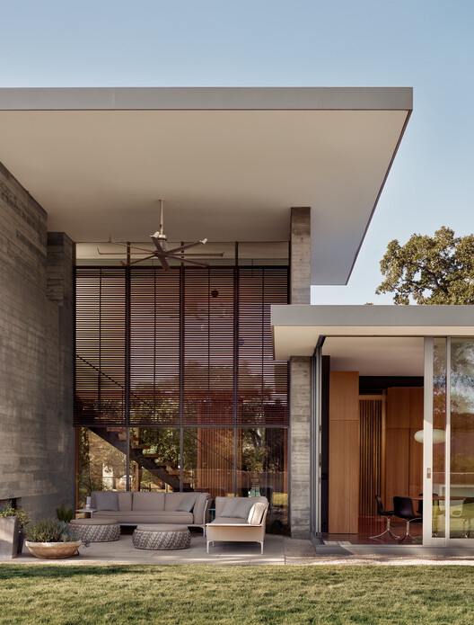 Cuernavaca Residence / Alterstudio Architecture - Интерьерная фотография, дверь, фасад
