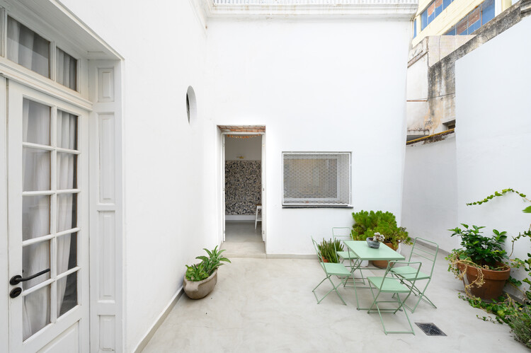 Documenta House / Estudio Palacios - Интерьерная фотография, Окна, Двор