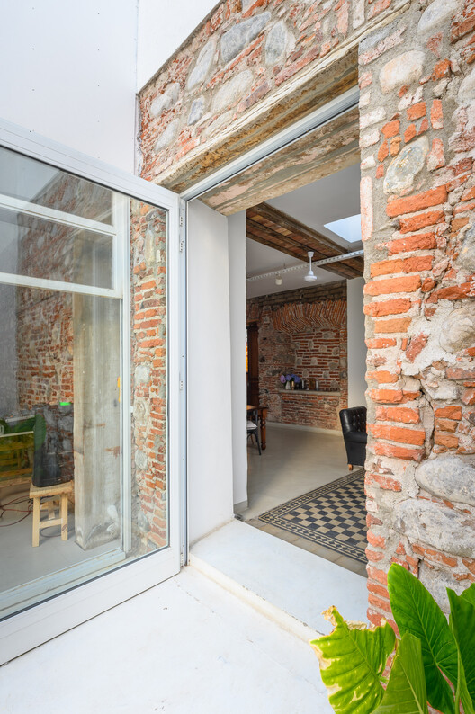 Documenta House / Estudio Palacios - Интерьерная фотография, Стул, Кирпич, Балка