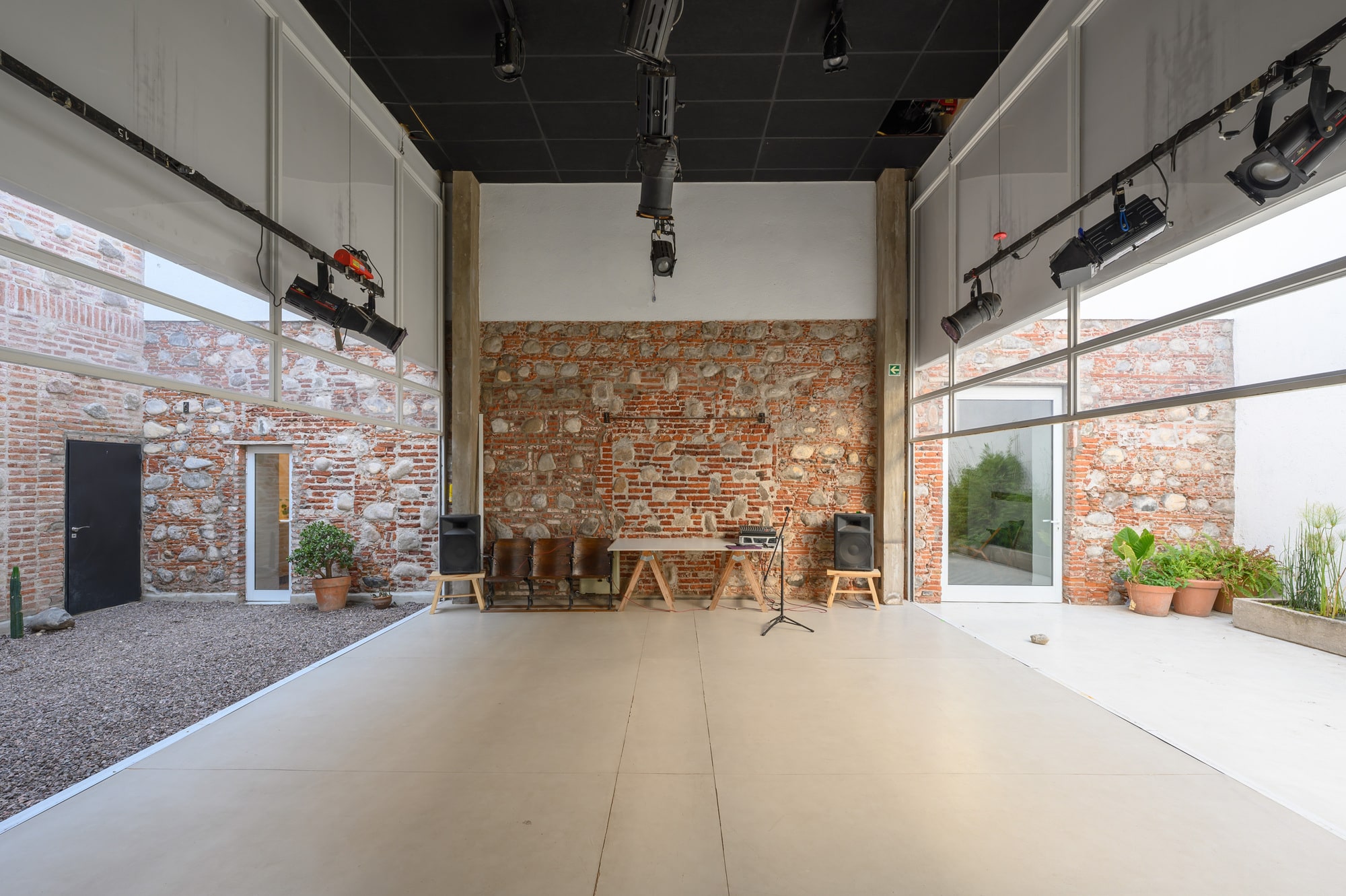 Documenta House / Эстудио Паласиос
