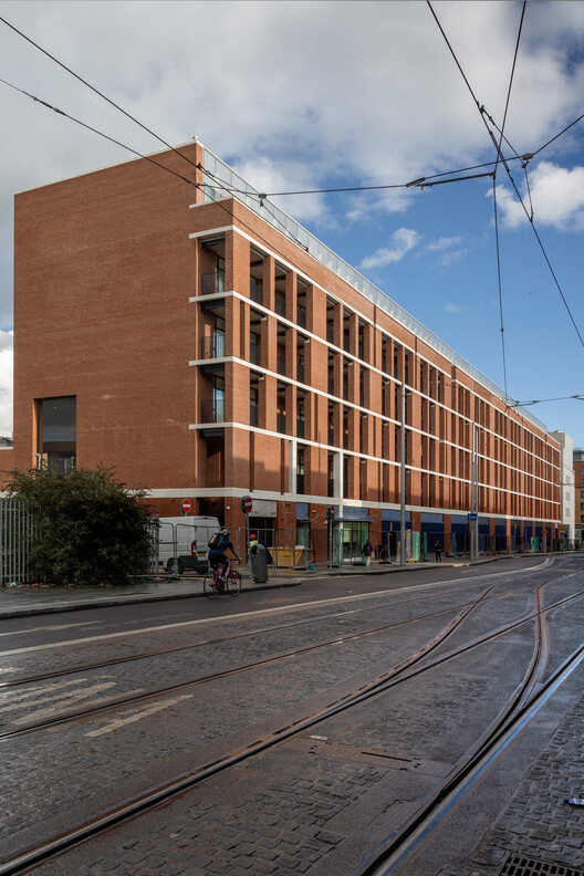 Dominick Hall Housing / Carr Cotter & Naessens + Denis Byrne Architects - экстерьерная фотография, фасад, окна