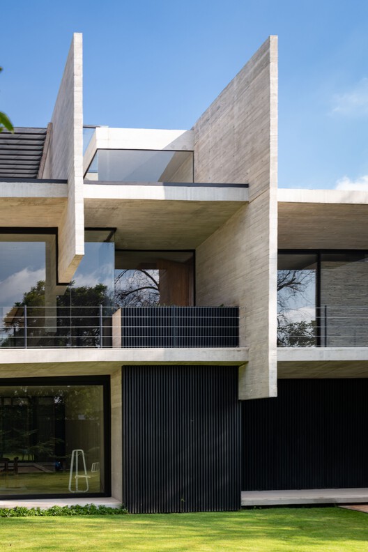 Casa Patios / Ricardo Yslas Gámez Arquitectos - Наружная фотография, Фасад