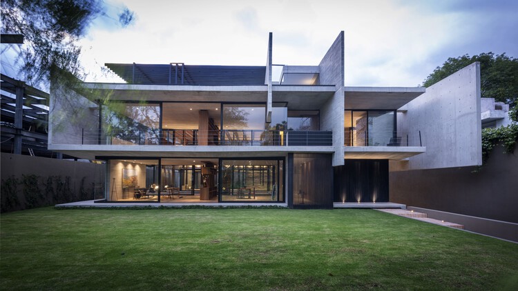 Casa Patios / Ricardo Yslas Gámez Arquitectos - Экстерьерная фотография, окна, фасад