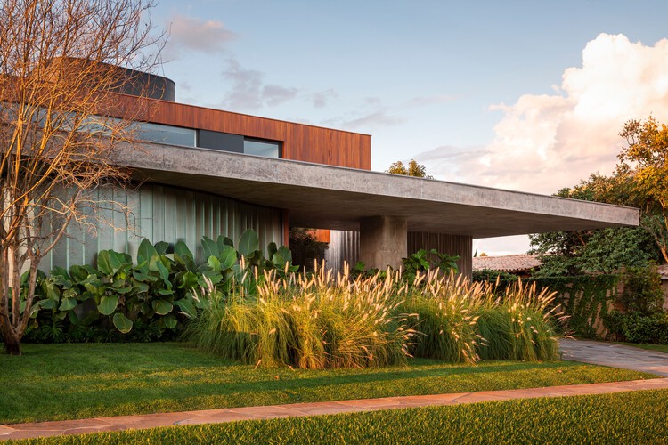 Jardins House / Stemmer Rodrigues Arquitetura - Наружная фотография, Фасад, Сад