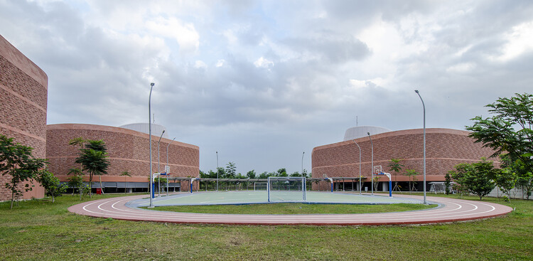 Binus Edupark Semarang / Denton Corker Marshall - Экстерьерная фотография