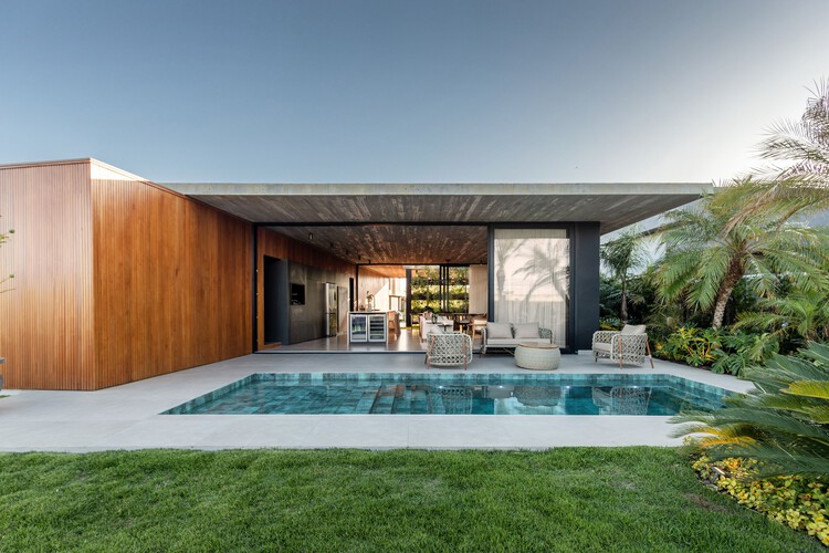 Plano House / Studio Bloco - Экстерьерная фотография, Сад, Двор