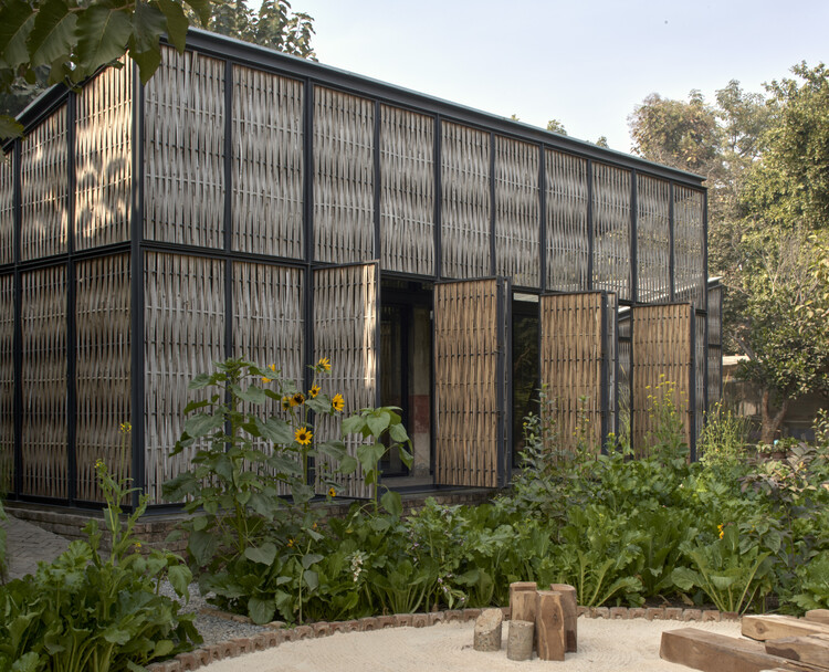Artist Residency Farm8 / Studio Array - Наружная фотография, Дверь, Фасад, Сад