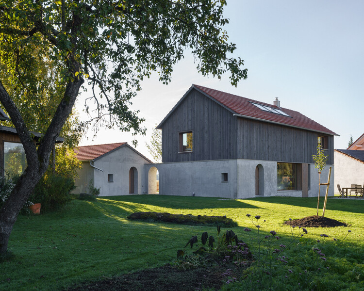 Дом в Миттерфишене / Florian Nagler Architekten - Экстерьерная фотография, окна
