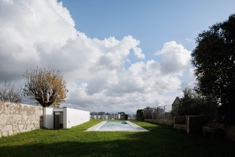 Здание Marlim D. João IV / Atelier d'Arquitectura Lopes da Costa - Наружная фотография