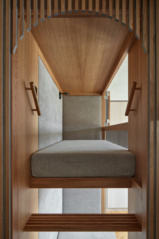 Living in a Box / ORA - Интерьерная фотография, Спальня, Кровать