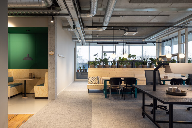 Brainport Human Campus: The Atelier / The Dutch Wave + Hal2 Projects - Интерьерная фотография, Столовая, Окна, Балка