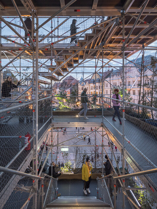 Детский павильон / MAIO + Nomadic Studio - Экстерьерная фотосъемка, Луч