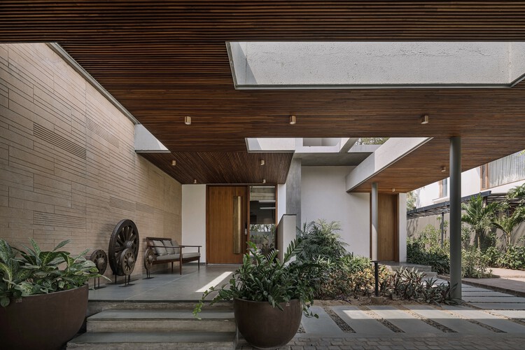 Abhikram House / Khosla Associates - Интерьерная фотография, Луч