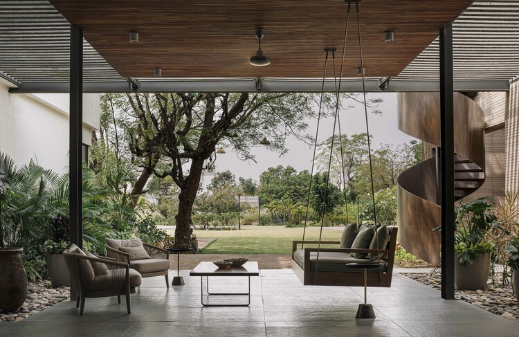 Abhikram House / Khosla Associates - Интерьерная фотография, Гостиная