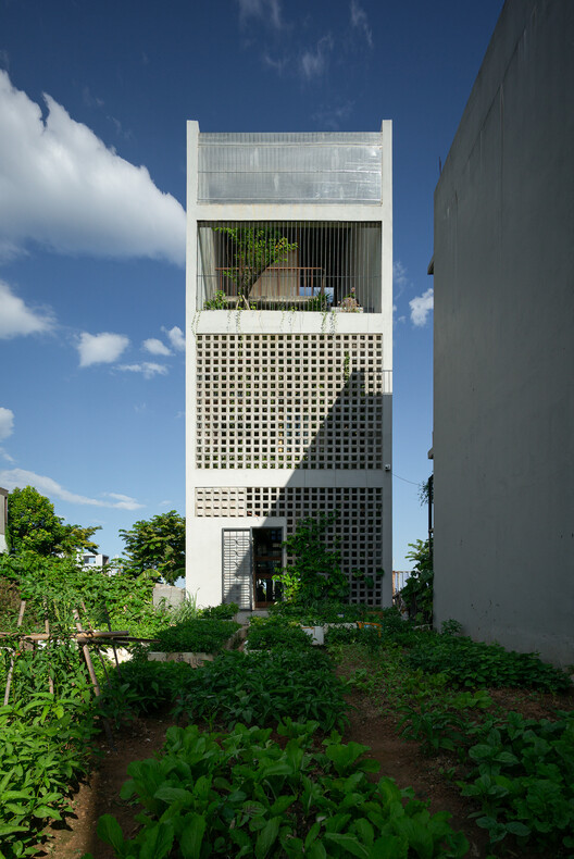 Дом HIÊN / Winhouse Architecture - Экстерьерная фотография