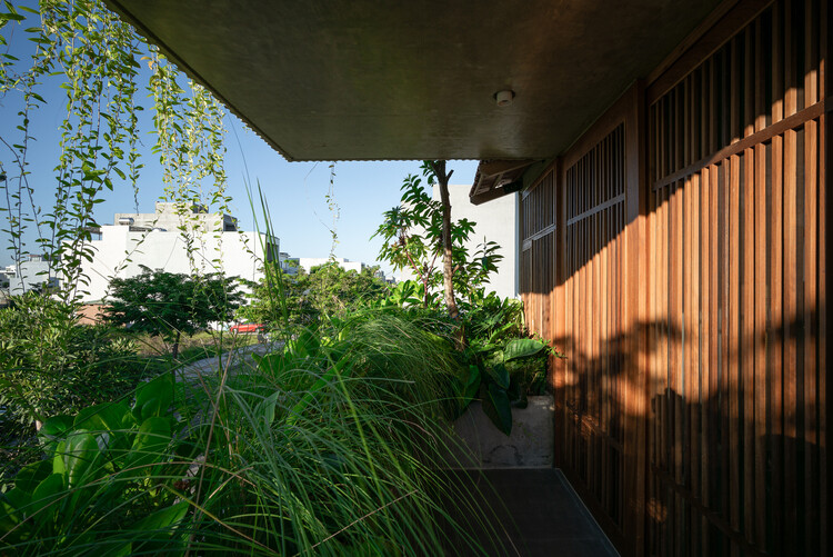 Дом HIÊN / Winhouse Architecture - Интерьерная фотография