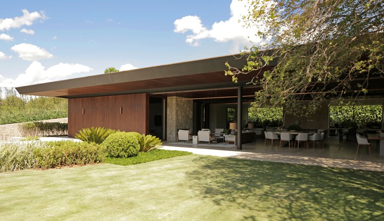 SSR Sombreiros House / Gálvez & Márton Arquitetura — изображение 27 из 36