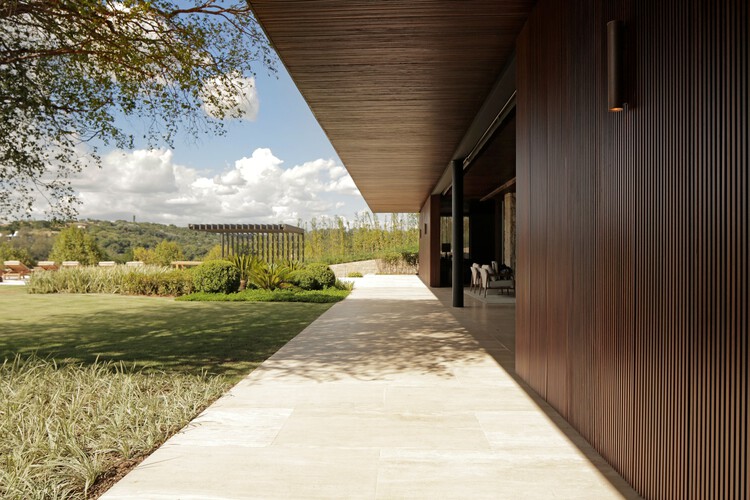SSR Sombreiros House / Gálvez & Márton Arquitetura — изображение 28 из 36