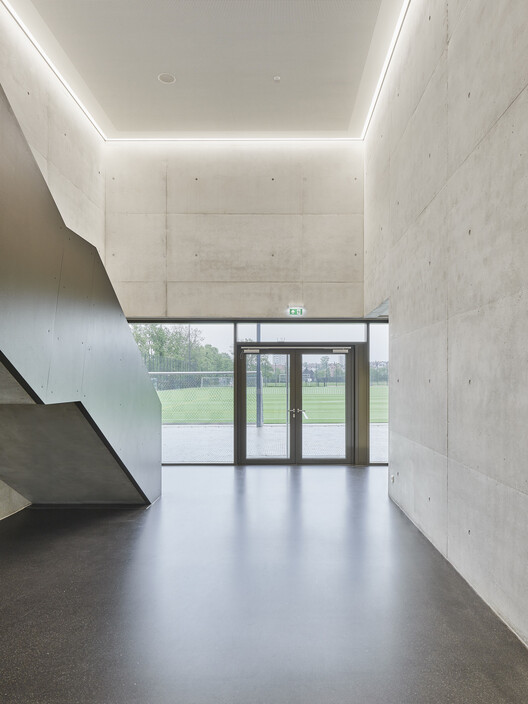 Спортивный зал в den Breitwiesen / THOMA. КЛАСТЬ. БЮХЛЕР. Architekten - Интерьерная фотография