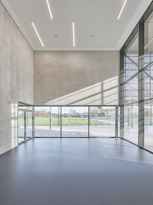 Спортивный зал в den Breitwiesen / THOMA. КЛАСТЬ. БЮХЛЕР. Architekten - Интерьерная фотография