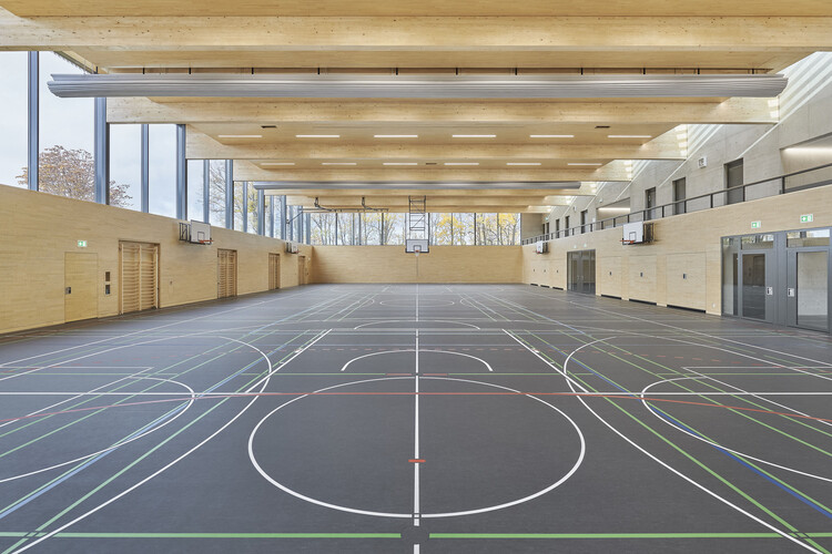 Спортивный зал в den Breitwiesen / THOMA. КЛАСТЬ. БЮХЛЕР. Architekten - Интерьерная фотография