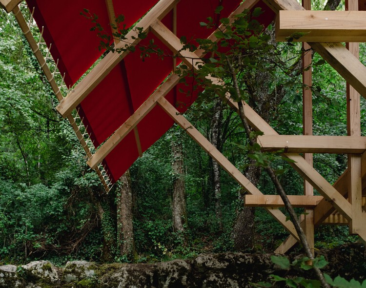 Patagonian Shadow Pavilion / DRAA - Интерьерная фотография, Лес