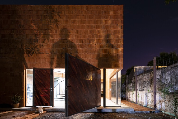 Дом 9X9 / Oficina de arquitectura X - Интерьерная фотография, Фасад