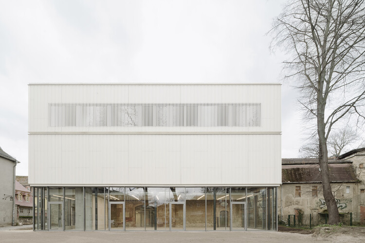Дом Веймарской республики / Muffler Architekten PartG mbB - Экстерьерная фотография, Фасад, Окна