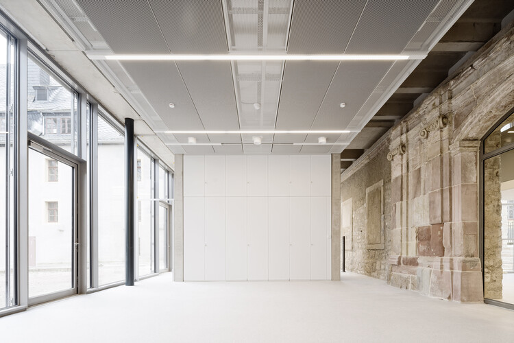 Дом Веймарской республики / Muffler Architekten PartG mbB - Интерьерная фотография, окна