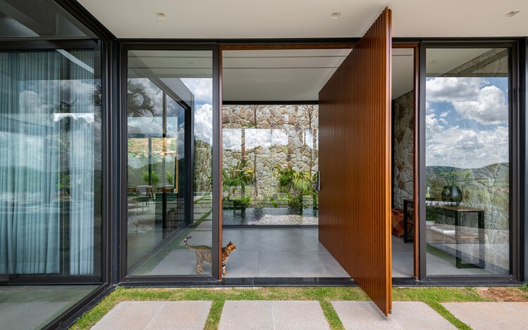 RL House/ Karina Pontes Arquitetura - Интерьерная фотография, Фасад, Окна