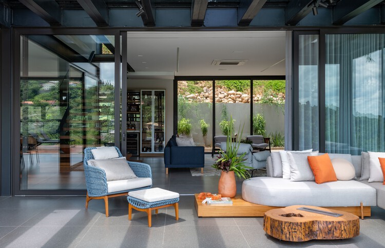 RL House/ Karina Pontes Arquitetura - Интерьерная фотография, Гостиная, Стул