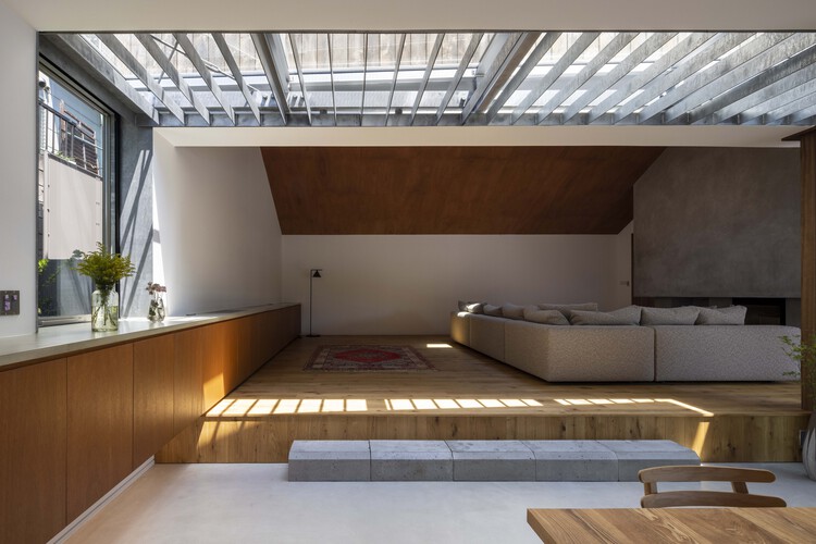 Хижины Хаяма / KEY OPERATION INC. / ARCHITECTS - Интерьерная фотография, Окна, Балка