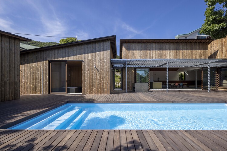 Хижины Хаяма / KEY OPERATION INC. / ARCHITECTS - Наружная фотография, Окна, Фасад, Стул, Внутренний двор
