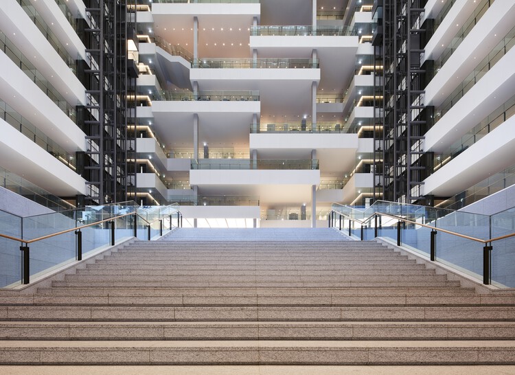 HD Hyundai Global R＆D Center / Nikken Sekkei - Интерьерная фотография, Лестницы, Фасад, Перила, Балка