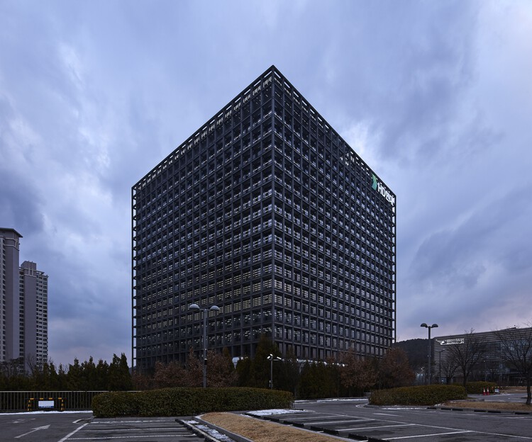 HD Hyundai Global R＆D Center / Nikken Sekkei - Экстерьерная фотография, Фасад, Городской пейзаж