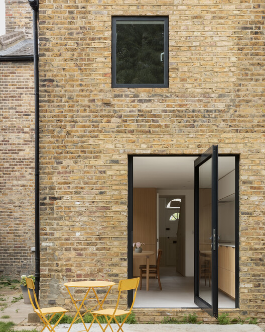 Hamilton Road / Magri Williams Architects - Наружная фотография, Дверь, Окна, Кирпич, Фасад, Стул
