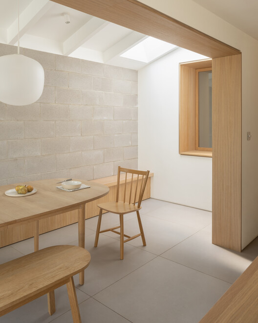 Hamilton Road / Magri Williams Architects - Интерьерная фотография, Столовая, Стол, Стул, Балка