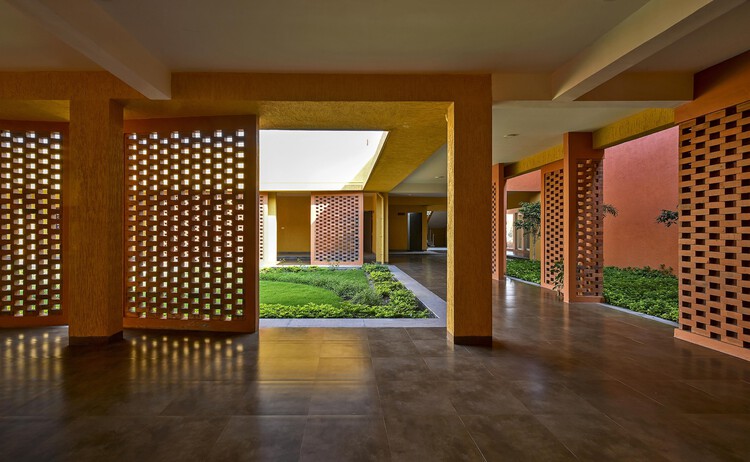 Ecove Center of Professional Empowerment / SEZA Architects & Interior Designers - Интерьерная фотография, освещение, колонна