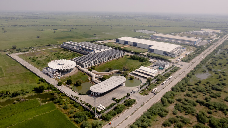 Sanand Factory / Studio Saar - Экстерьерная фотография