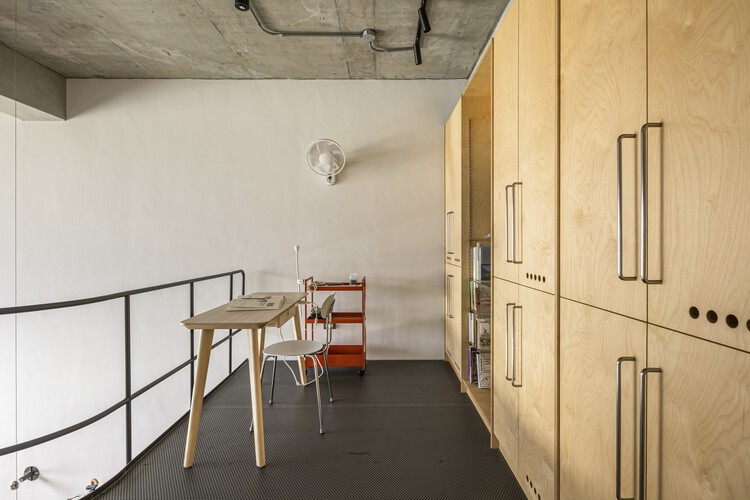 AB House / Atelier Boter - Интерьерная фотография, Стол, Балка