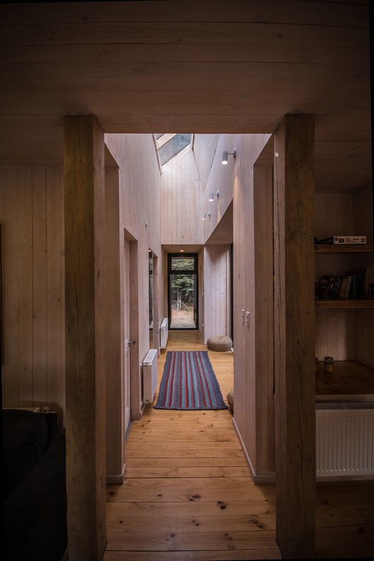 Helvetia Refuge / SAA Arquitectura + Territorio - Интерьерная фотография, Гардероб, Колонна, Балка