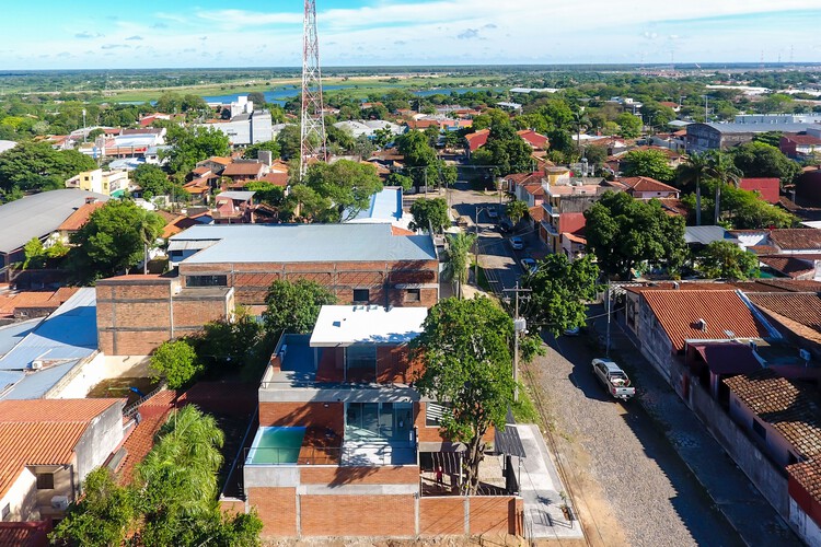 Triplex Yvapovõ / Biocons Arquitectos - Фото экстерьера, Окна