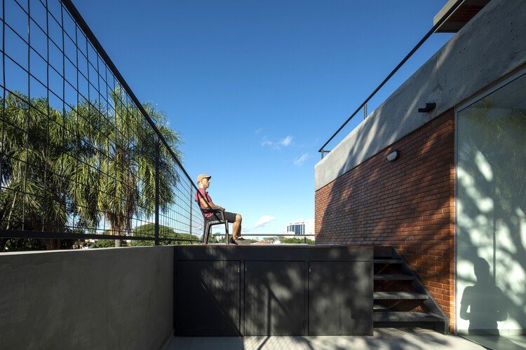 Triplex Yvapovõ / Biocons Arquitectos - Экстерьерная фотография, Перила