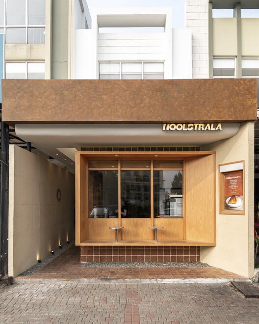 Noolstrala The Cafe / Nuvosis - Интерьерная фотография, Окна, Кирпич, Фасад