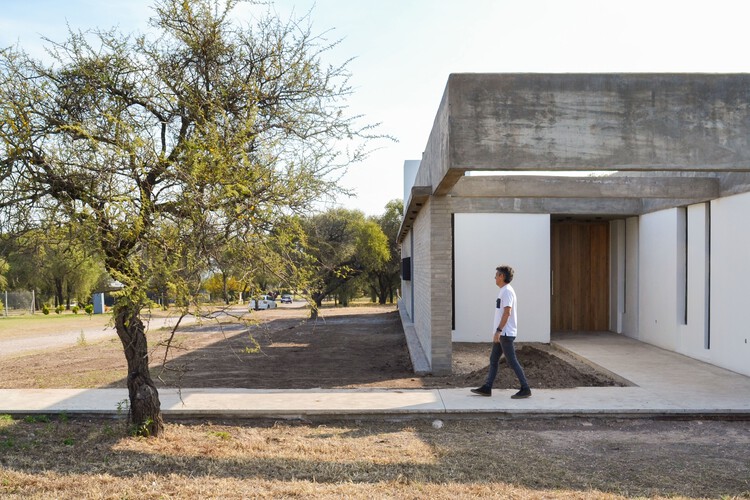 Causana House / ODA - Oficina de Arquitectos Lanzone - Габарро - Экстерьерная фотография