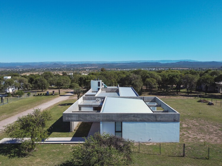Causana House / ODA - Oficina de Arquitectos Lanzone - Габарро - Экстерьерная фотография