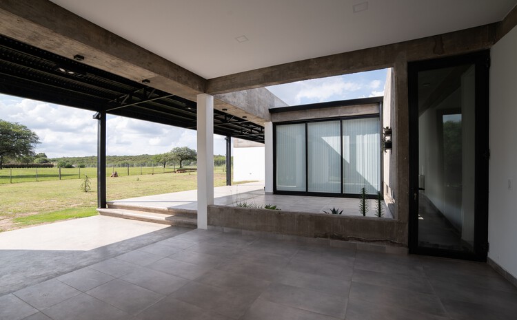 Causana House / ODA - Oficina de Arquitectos Lanzone - Gabarro - Интерьерная фотография, окна