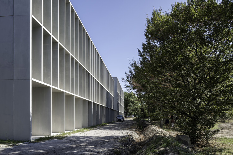 Здание H в кампусе Университета Maison de l'Economie Pessac / Marjan Hessamfar & Joe Vérons architectes associés - Наружная фотография